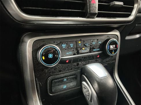 Used 2021 Ford EcoSport SE w/ SE Convenience Package image 32