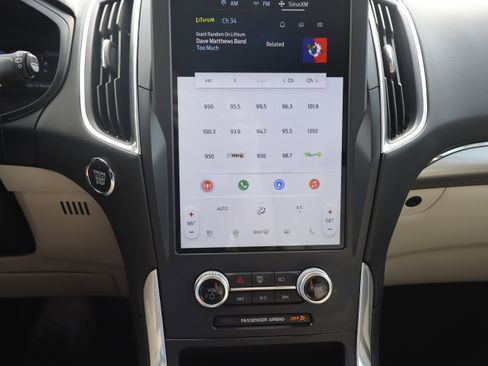 Used 2024 Ford Edge Titanium w/ Titanium Elite Package image 18