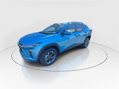 New 2026 Chevrolet Trax LT w/ Sunroof Package image 4