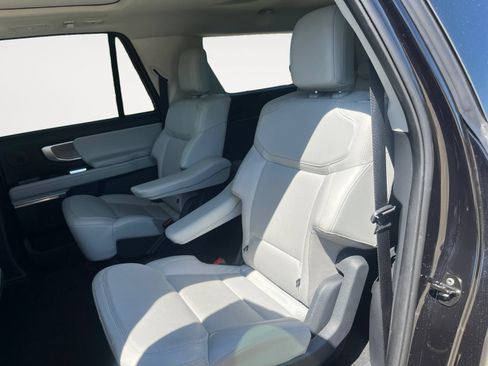 Used 2025 Ford Expedition Max Platinum w/ Driver's Package AWD/4WD image 13