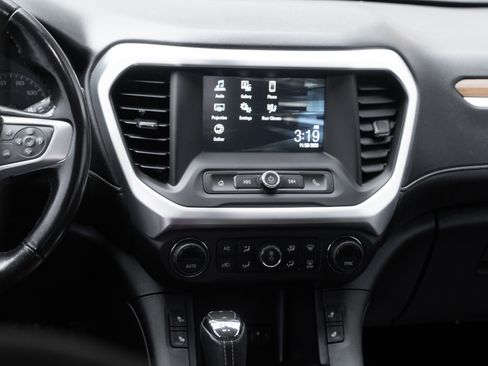 Used 2019 GMC Acadia SLE image 11