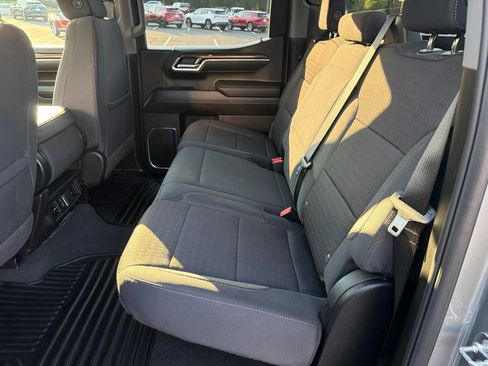 Used 2025 Chevrolet Silverado 1500 LT AWD/4WD image 22