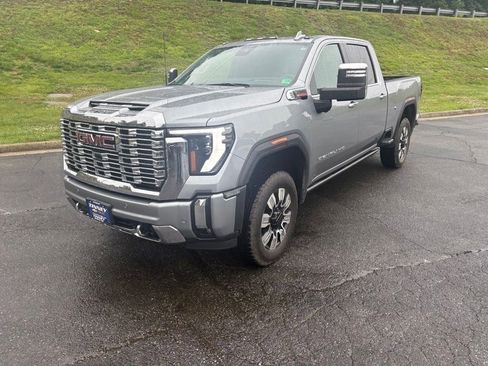 Used 2025 GMC Sierra 2500 Denali w/ Denali Reserve Package AWD/4WD image 3