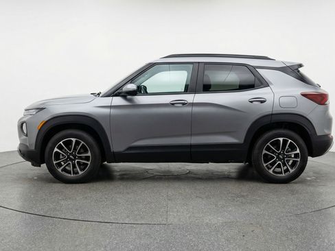 Used 2025 Chevrolet TrailBlazer LT image 5