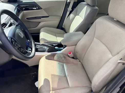 Certified 2017 Honda Accord LX image 11