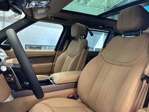 New 2026 Land Rover Range Rover Long Wheelbase SE AWD/4WD image 6