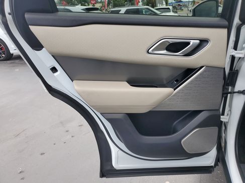 Used 2018 Land Rover Range Rover Velar S image 28
