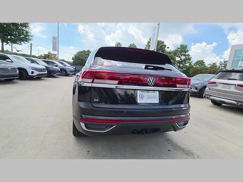 Used 2025 Volkswagen Atlas Cross Sport SE FWD image 42