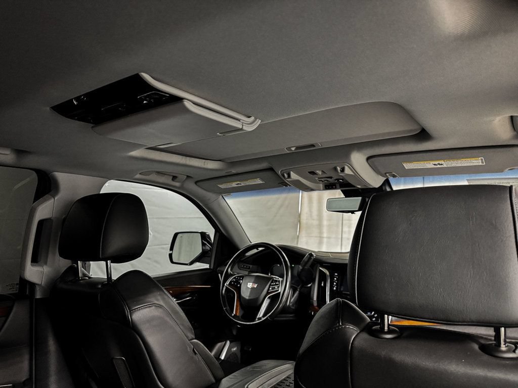Used 2017 Cadillac Escalade Luxury AWD/4WD image 12