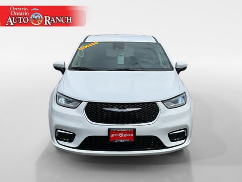 Used 2023 Chrysler Pacifica Touring-L FWD image 8
