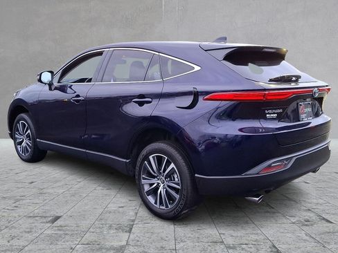 Used 2023 Toyota Venza LE image 7