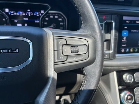 Used 2021 GMC Yukon Denali w/ Denali Premium Package AWD/4WD image 16