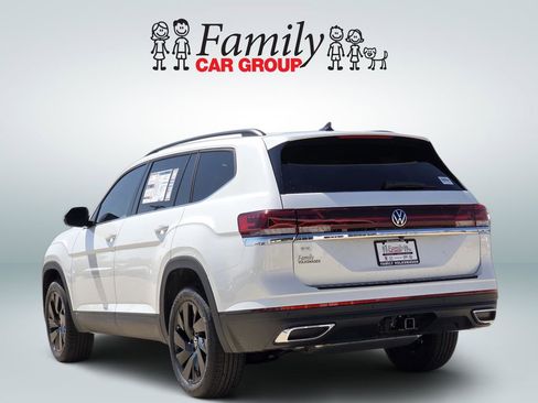 New 2026 Volkswagen Atlas SE image 3