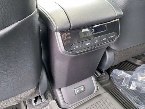 New 2026 Toyota Highlander XSE AWD/4WD image 9
