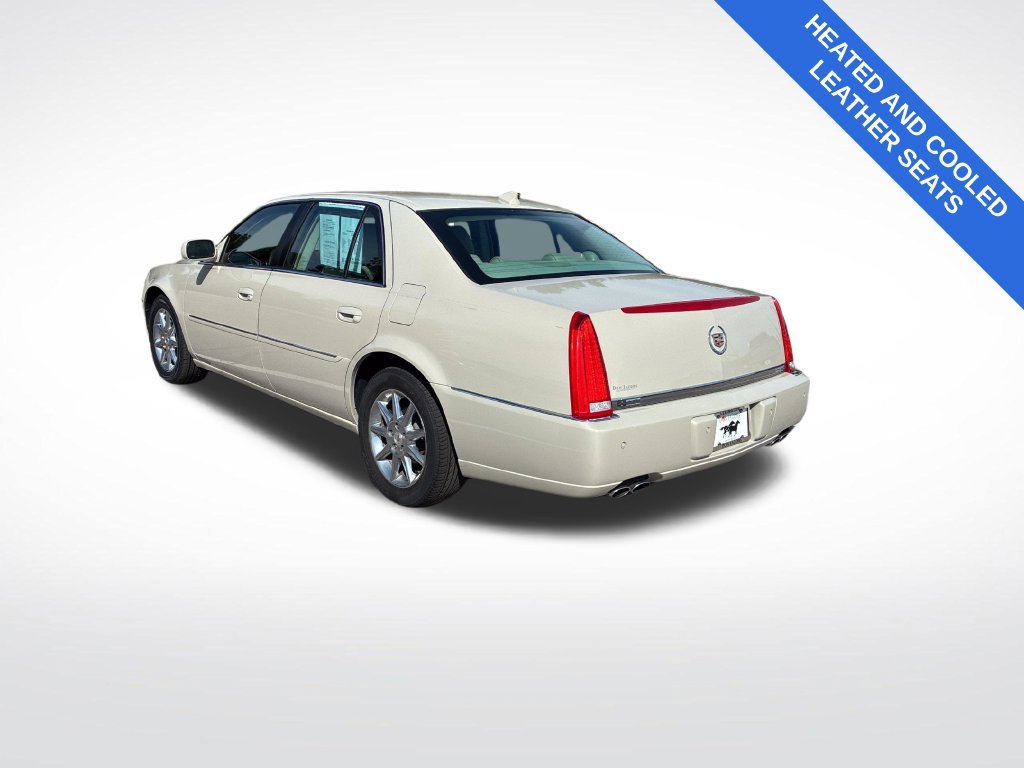 Used 2011 Cadillac DTS Luxury FWD image 6