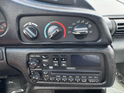 Used 1995 Chevrolet Camaro Z28 RWD image 10