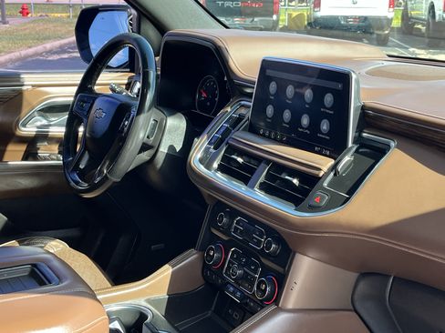 Used 2021 Chevrolet Tahoe High Country w/ Premium Package RWD image 20