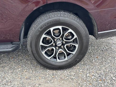Used 2024 Ford Expedition XLT RWD image 12