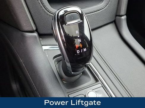 Used 2025 Cadillac XT6 Premium Luxury w/ LPO, Floor Liner Package AWD/4WD image 9