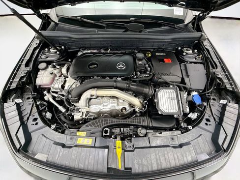 Certified 2025 Mercedes-Benz GLB 250 image 27