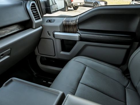 Used 2020 Ford F150 Lariat image 27