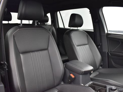 Used 2022 Volkswagen Tiguan SE R-Line AWD/4WD image 18