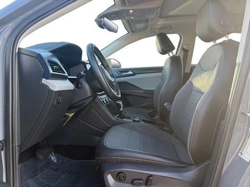 Used 2022 Volkswagen Taos SE image 10