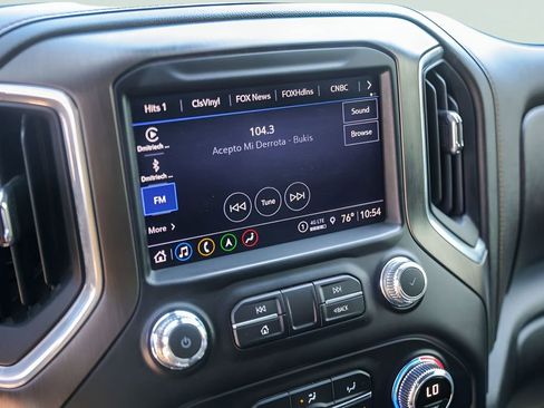 Used 2022 GMC Sierra 2500 AT4 w/ AT4 Premium Plus Package AWD/4WD image 19
