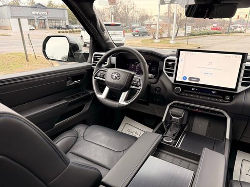 Used 2025 Toyota Tundra Platinum image 39