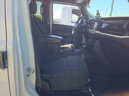 Used 2023 Jeep Gladiator Sport AWD/4WD image 9