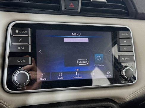 Used 2020 Nissan Versa SV image 14