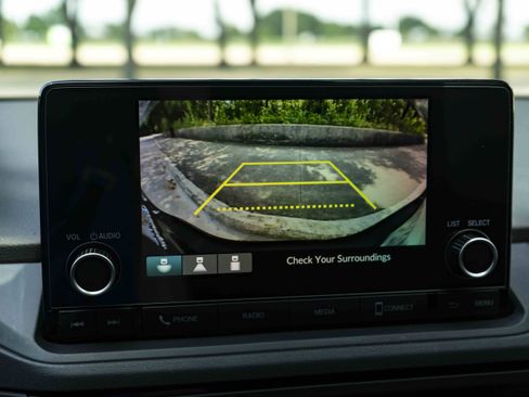 Used 2025 Honda Accord LX image 31