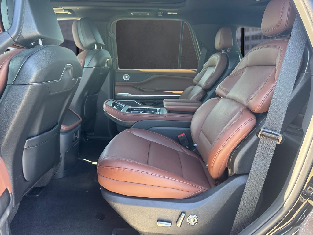 Used 2026 Lincoln Navigator Reserve AWD/4WD image 17