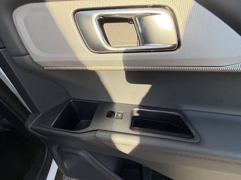 New 2026 Ford Explorer Active w/ Active Comfort Package RWD image 18