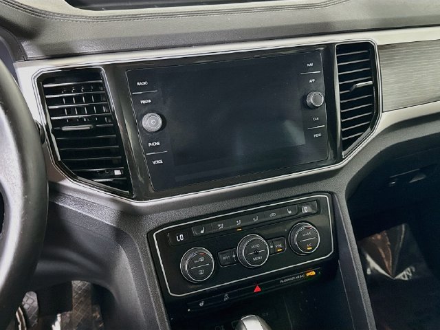 Used 2019 Volkswagen Atlas SEL AWD/4WD image 17