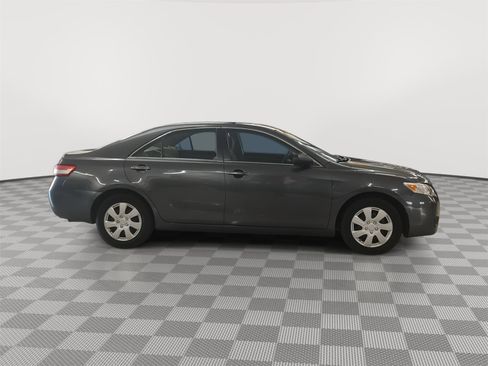 Used 2010 Toyota Camry LE FWD image 23