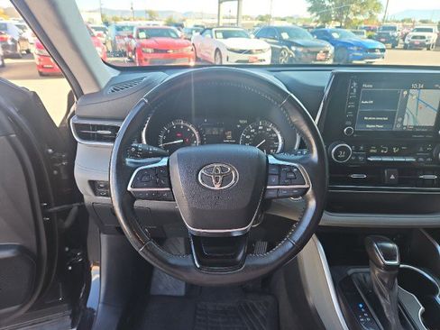 Used 2021 Toyota Highlander XLE image 13