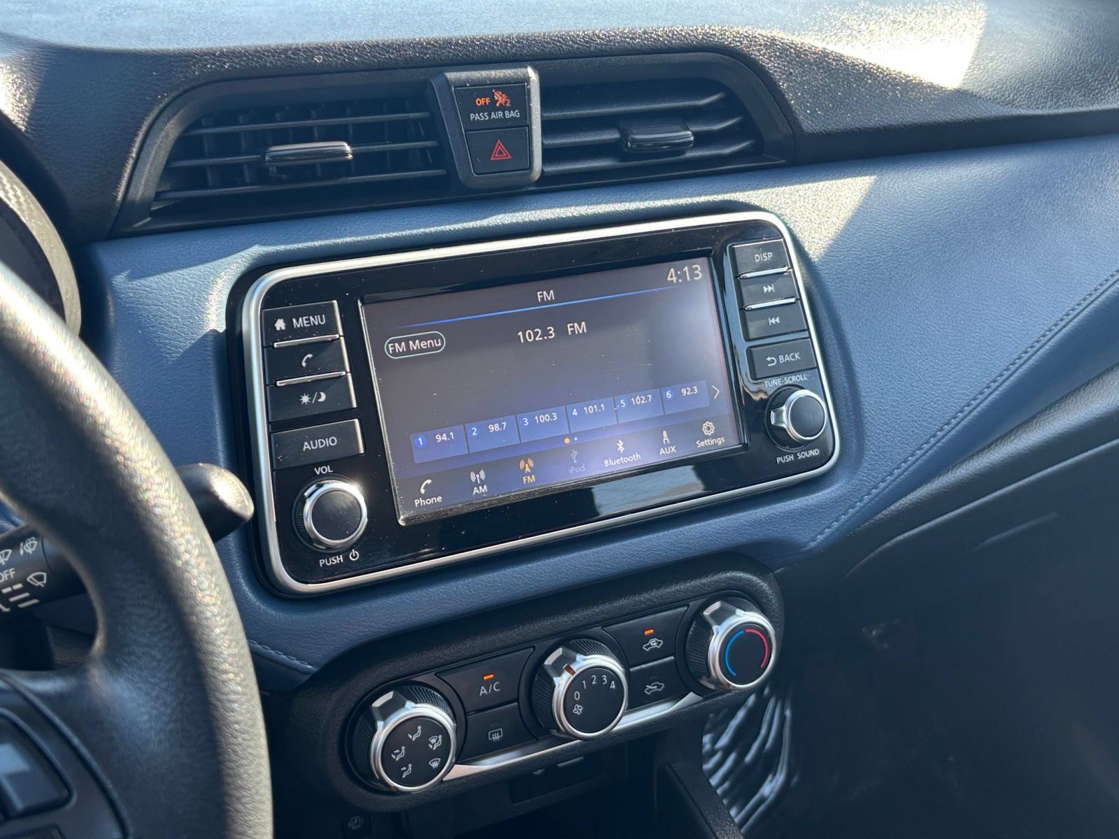 Used 2025 Nissan Versa SV FWD image 19