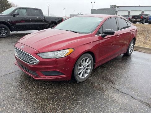 Used 2017 Ford Fusion SE w/ Fusion SE Technology Package image 1