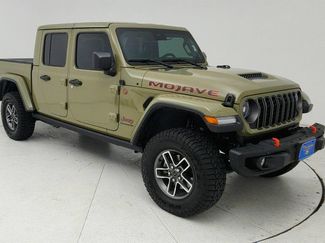 Used 2025 Jeep Gladiator Mojave AWD/4WD video 1