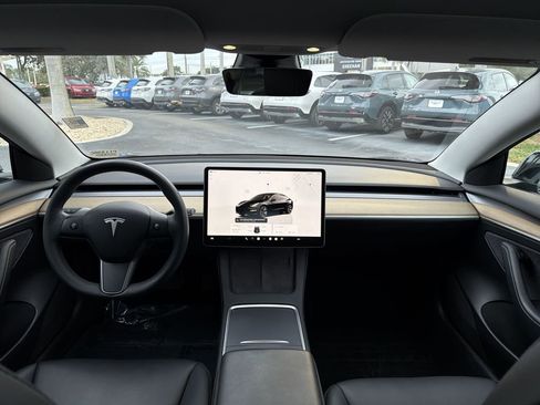 Used 2023 Tesla Model 3 Standard Range image 16