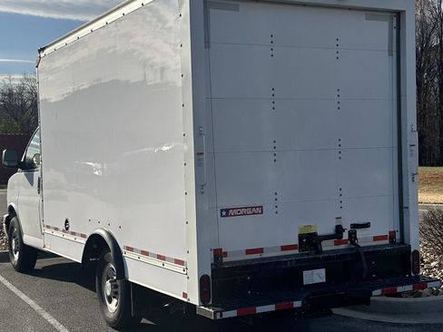 Used 2023 Chevrolet Express 3500 w/ Power Convenience Package image 3