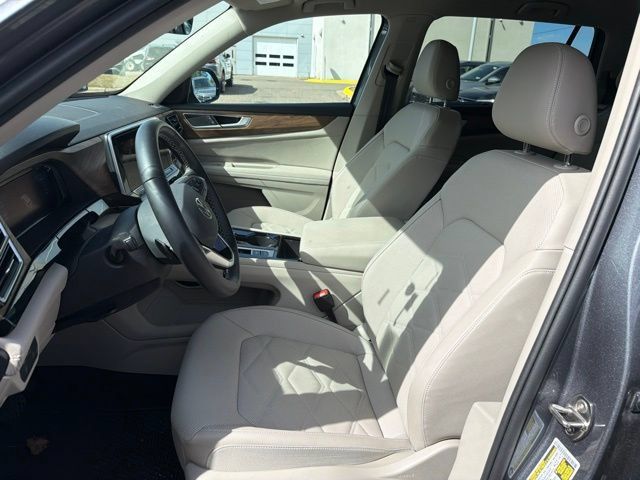 Certified 2025 Volkswagen Atlas SE AWD/4WD image 12