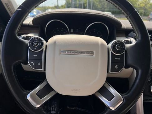 Used 2017 Land Rover Discovery HSE Luxury AWD/4WD image 23