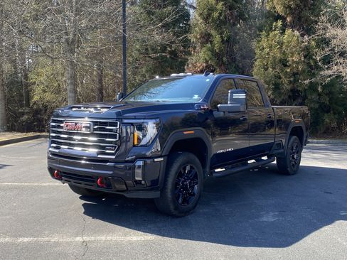 Used 2024 GMC Sierra 2500 AT4 w/ AT4 Preferred Package image 5