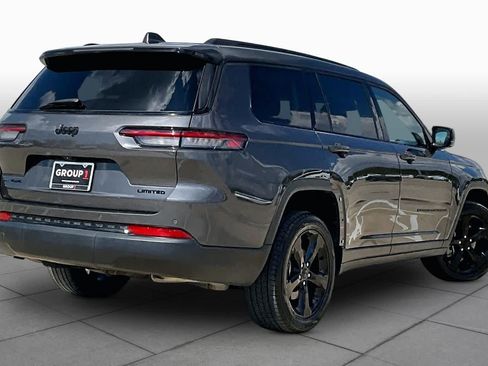 Used 2022 Jeep Grand Cherokee L Limited w/ Black Appearance Package AWD/4WD image 13