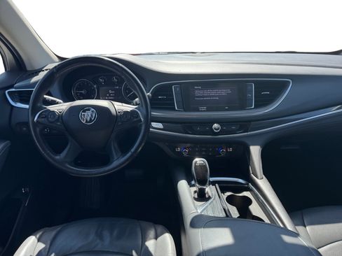 Used 2020 Buick Enclave Essence image 12