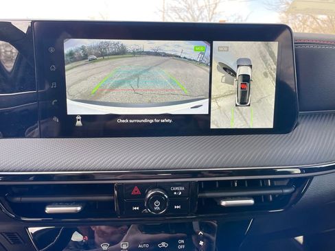 Used 2025 Nissan Kicks SR image 19