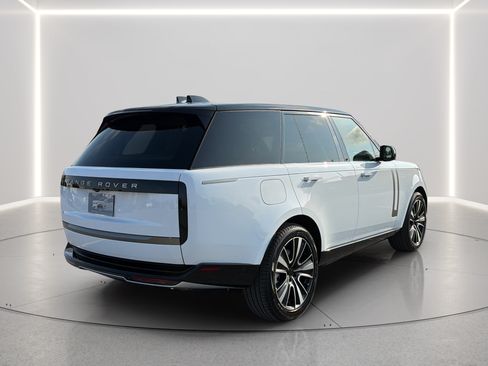 Used 2026 Land Rover Range Rover SE AWD/4WD image 16