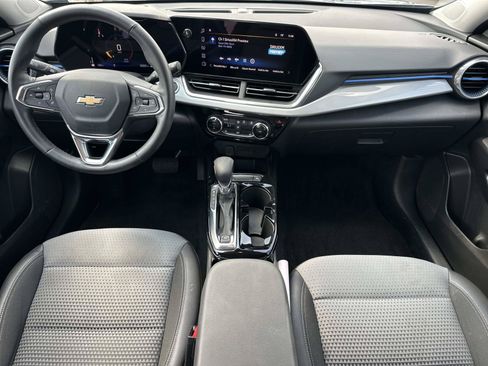Certified 2024 Chevrolet Trax LT w/ Driver Confidence Package FWD image 12